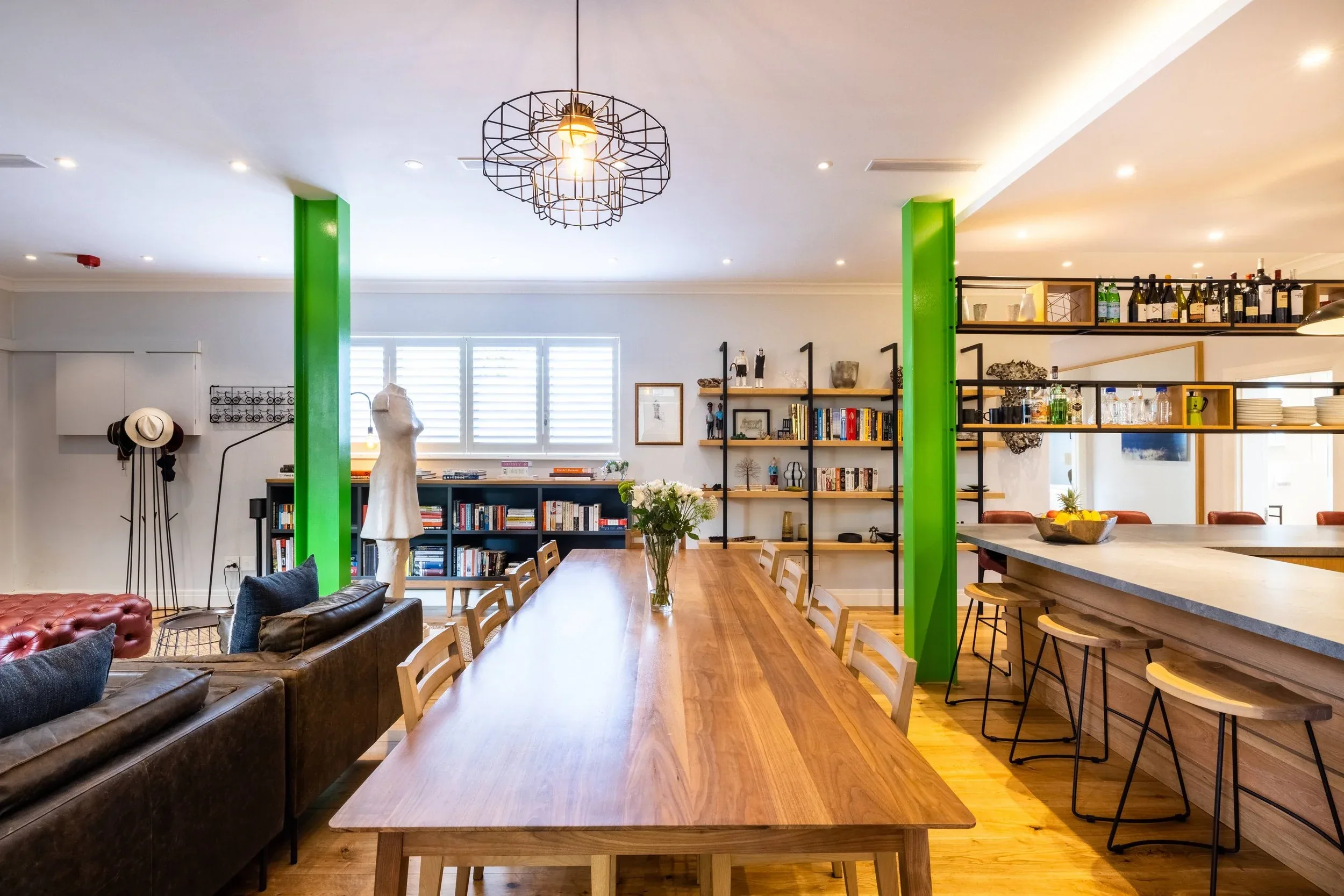 The kitchen and dining space at Rozenhof Villas