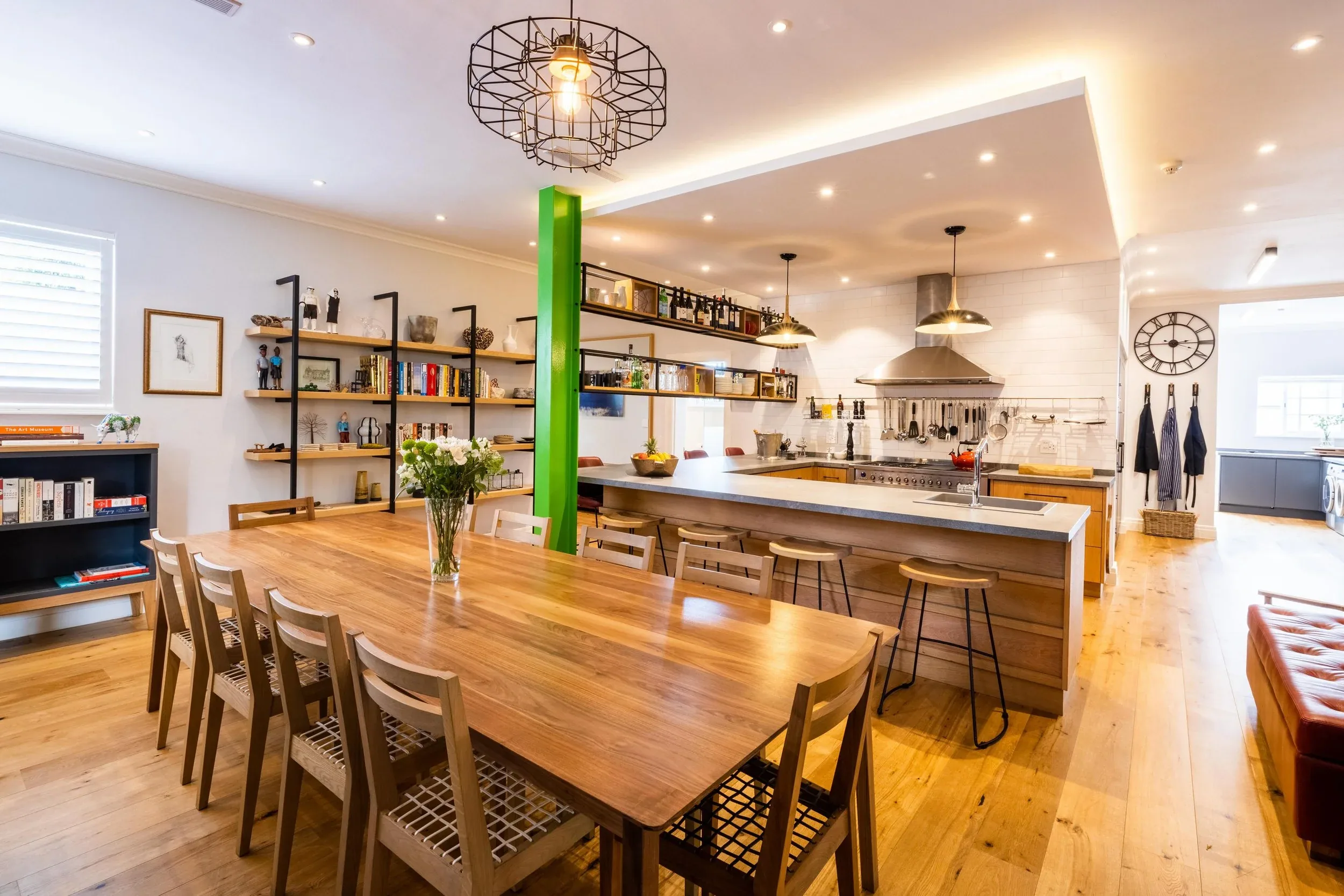 The kitchen and dining space at Rozenhof Villas