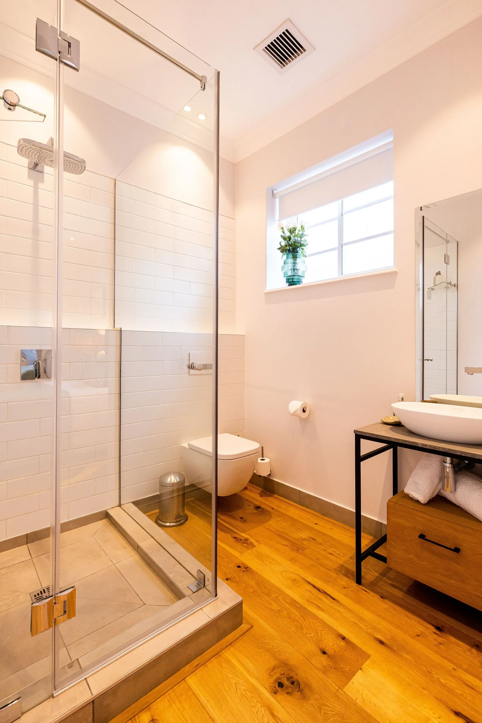 The bathrooms, the town apartment at Rozenhof Villas (21 of 33)