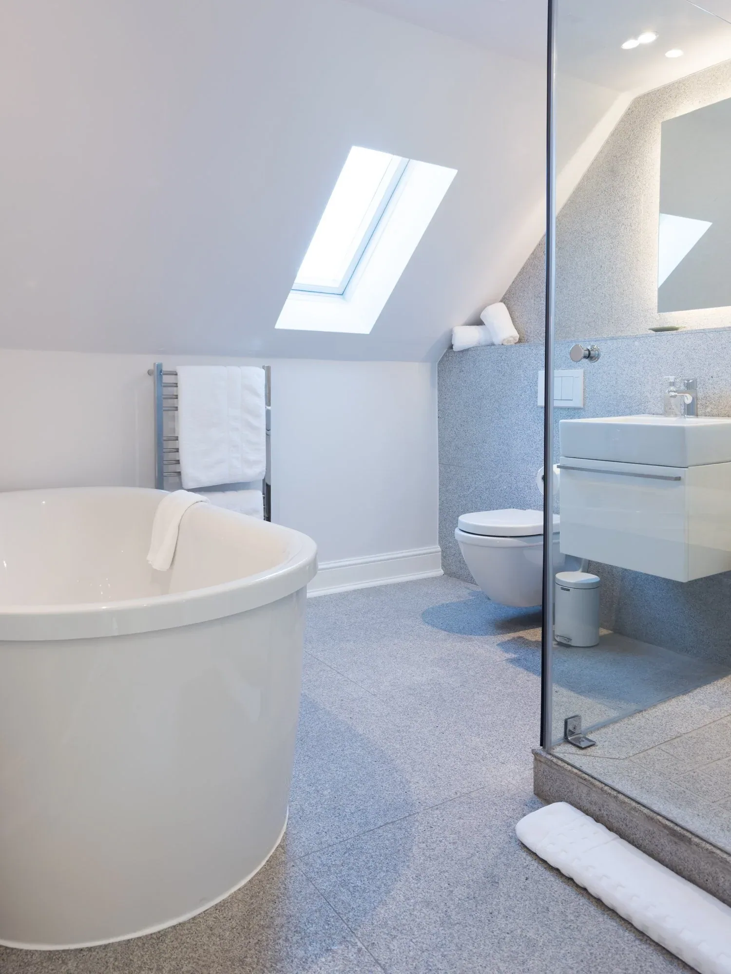 The bathrooms, the loft apartment at Rozenhof Villas (19 of 32)