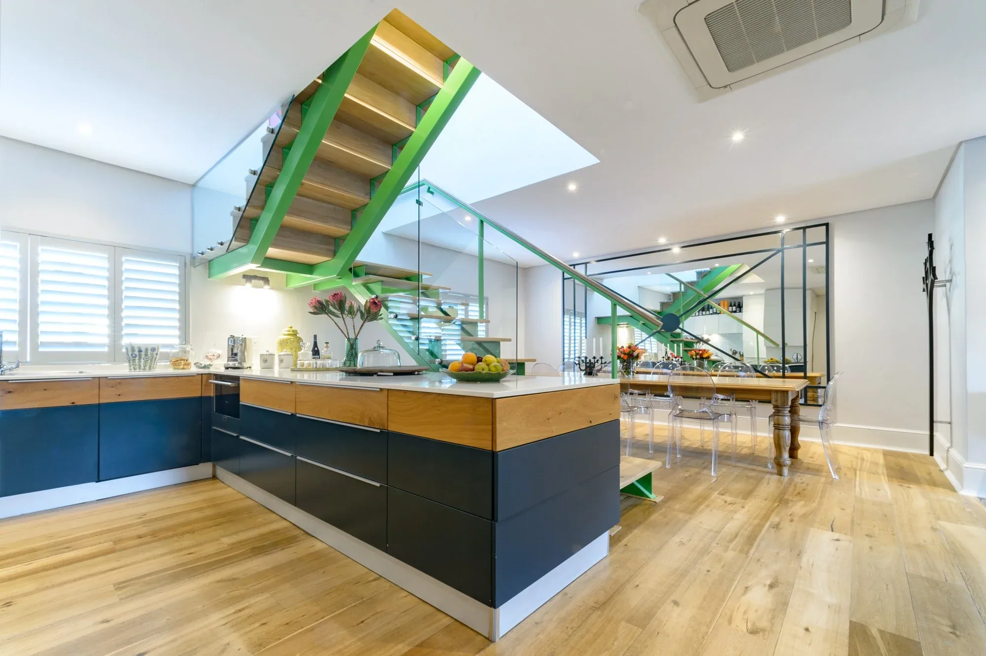 The kitchen and dining space at Rozenhof Villas
